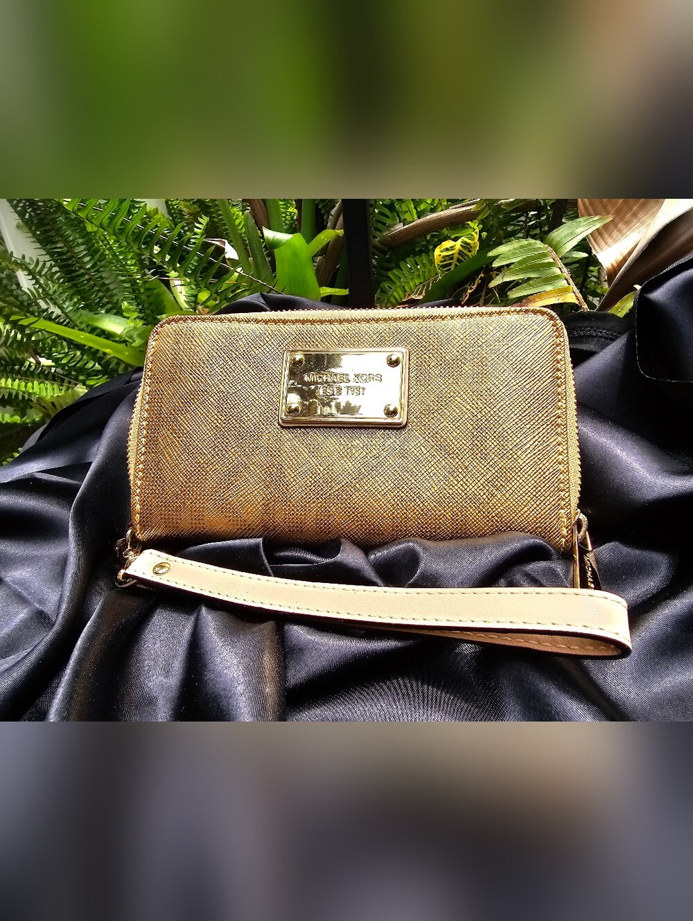 Michael Kors Jet Set Gold Saffiano Wristlet Wallet